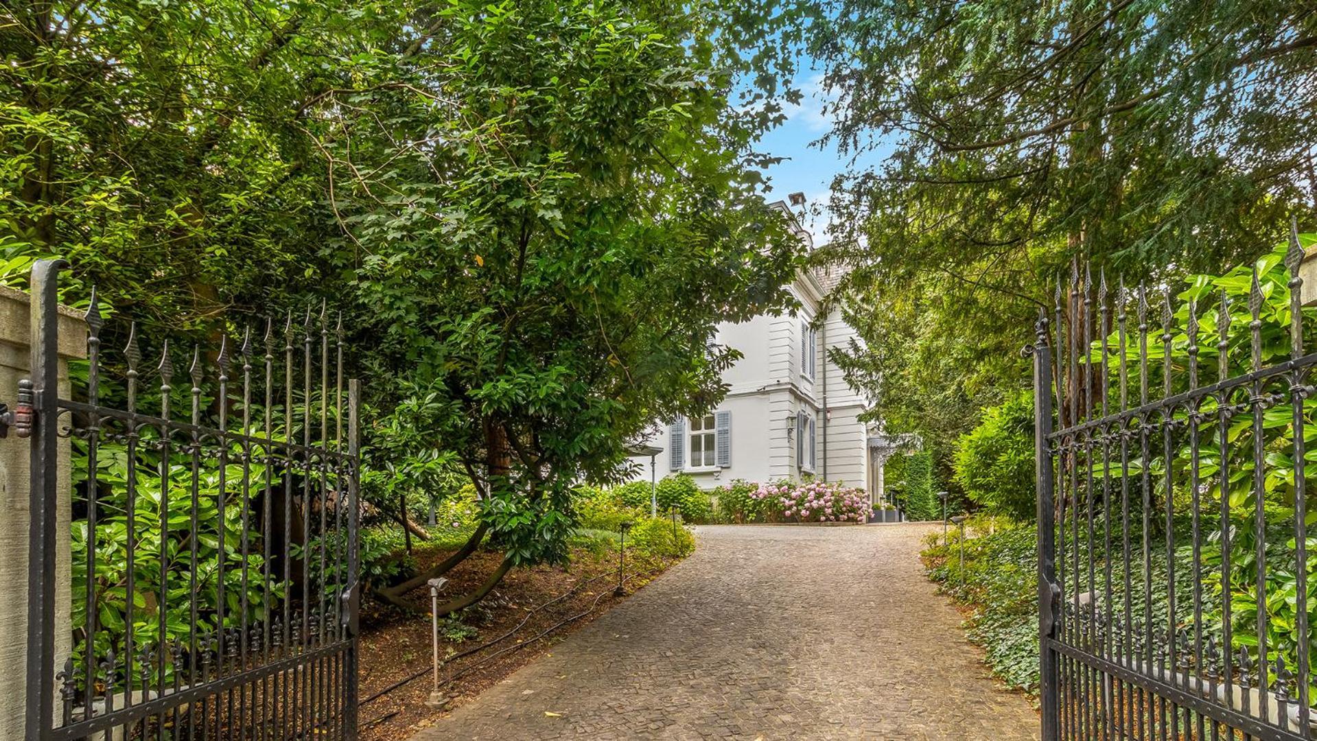 Entire Zurich Villa, Your Private Luxury Escape With In House Staff Exterior photo